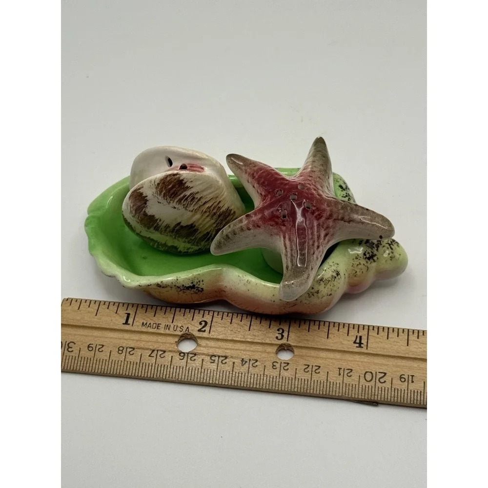 VTG 3 Pc Set Starfish Clam Shell Base Salt & Pepper Shaker cork stoppers Coastal